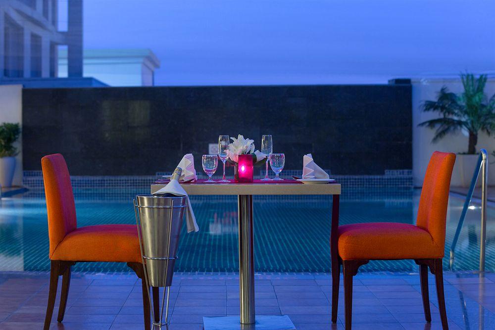 โฟร์ พอยต์ บาย เชอราตัน ชัยปุระ ซิตี้สแควร์ Hotel ภายนอก รูปภาพ