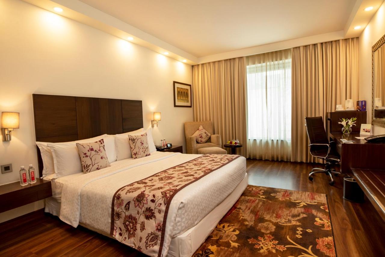 โฟร์ พอยต์ บาย เชอราตัน ชัยปุระ ซิตี้สแควร์ Hotel ภายนอก รูปภาพ