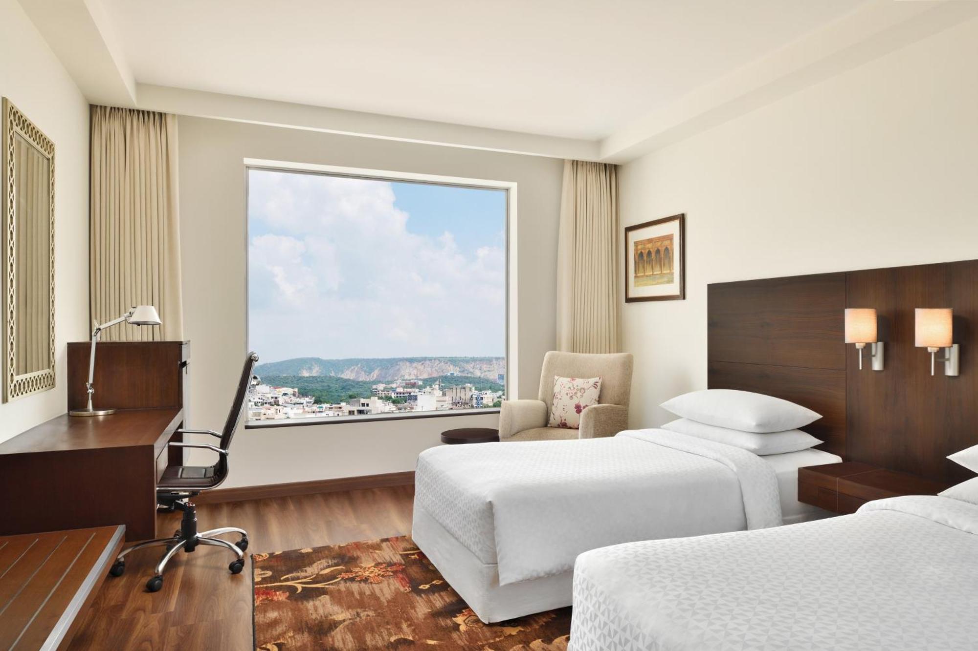 โฟร์ พอยต์ บาย เชอราตัน ชัยปุระ ซิตี้สแควร์ Hotel ภายนอก รูปภาพ