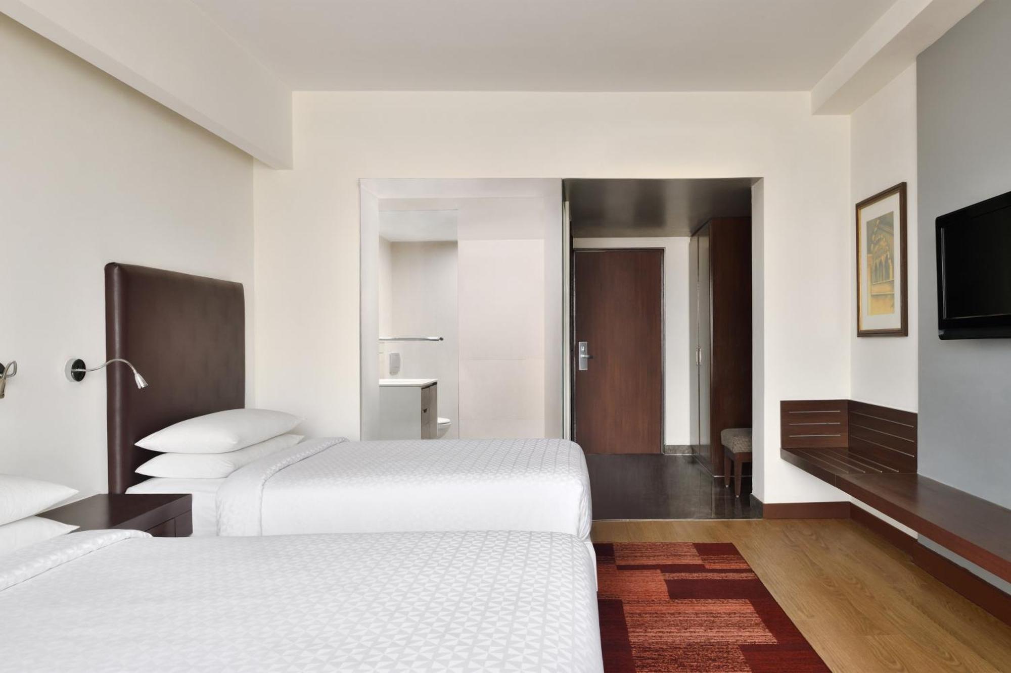 โฟร์ พอยต์ บาย เชอราตัน ชัยปุระ ซิตี้สแควร์ Hotel ภายนอก รูปภาพ
